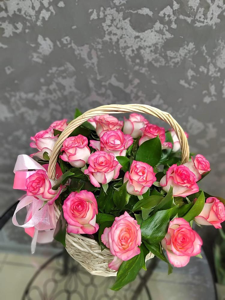 Цветочная композиция из Розы в корзине в Коростово