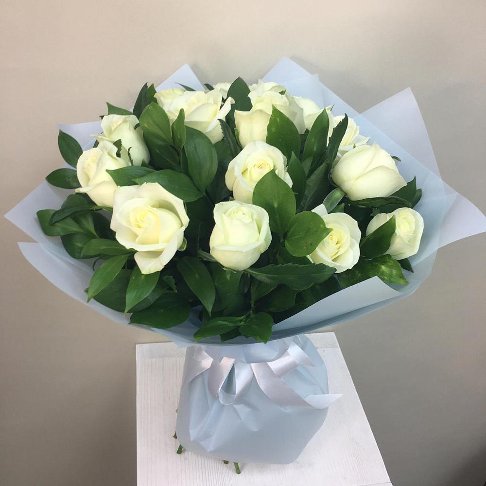 Букет 15 Белых роз Проуд в Коростово