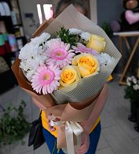 Букет цветов из:  Герберы, Розы и Хризантемы в Коростово
