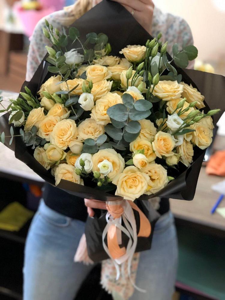 Букет цветов из: Розы и Лизиантусы в Коростово