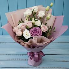 Букет цветов из:  Розы и Лизиантусы в Коростово