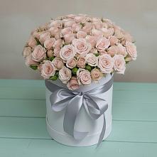 Цветочная композиция из Розы в шляпной коробке в Коростово