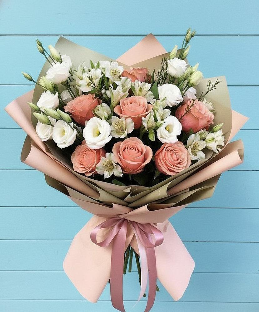 Букет цветов из: Розы, Альстромерии и Лизиантусы в Коростово