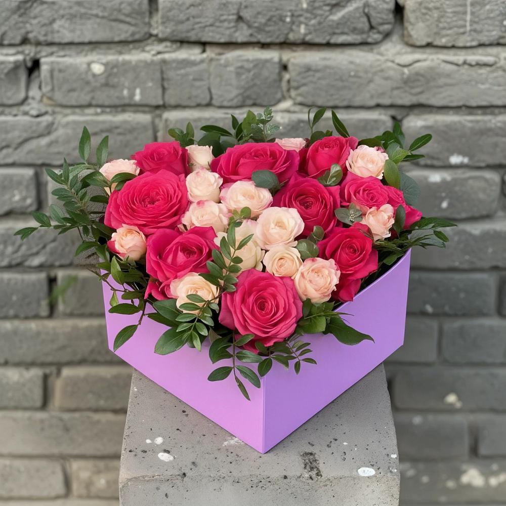 Цветочная композиция из Розы в коробке в Коростово