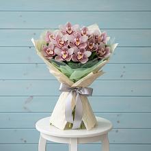 Букет цветов из:  Орхидеи и Розы в Коростово