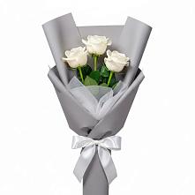 Букет 3 белые розы в Коростово