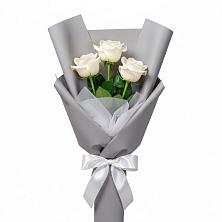 Букет 3 белые розы в Коростово