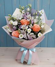 Букет цветов из:  Лизиантусы, Розы, Альстромерии и Гипсофила в Коростово