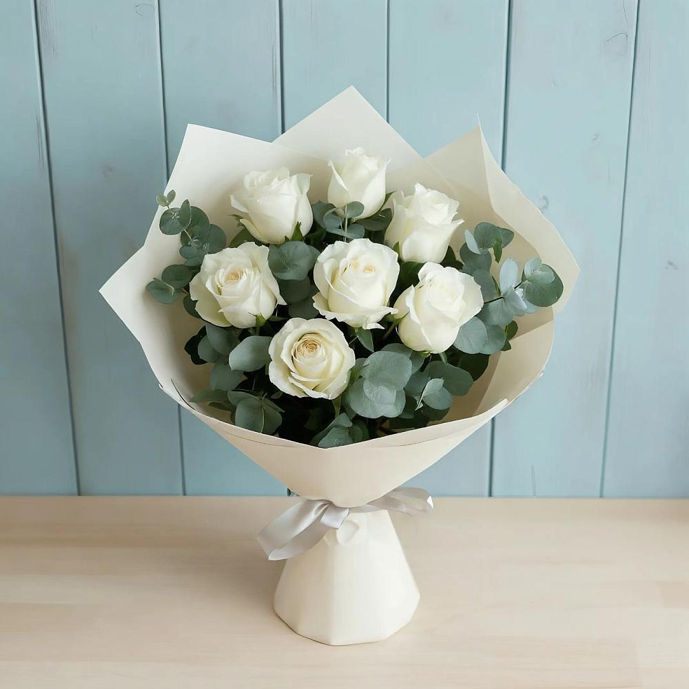Букет Белые розы в Эвкалипте в Коростово