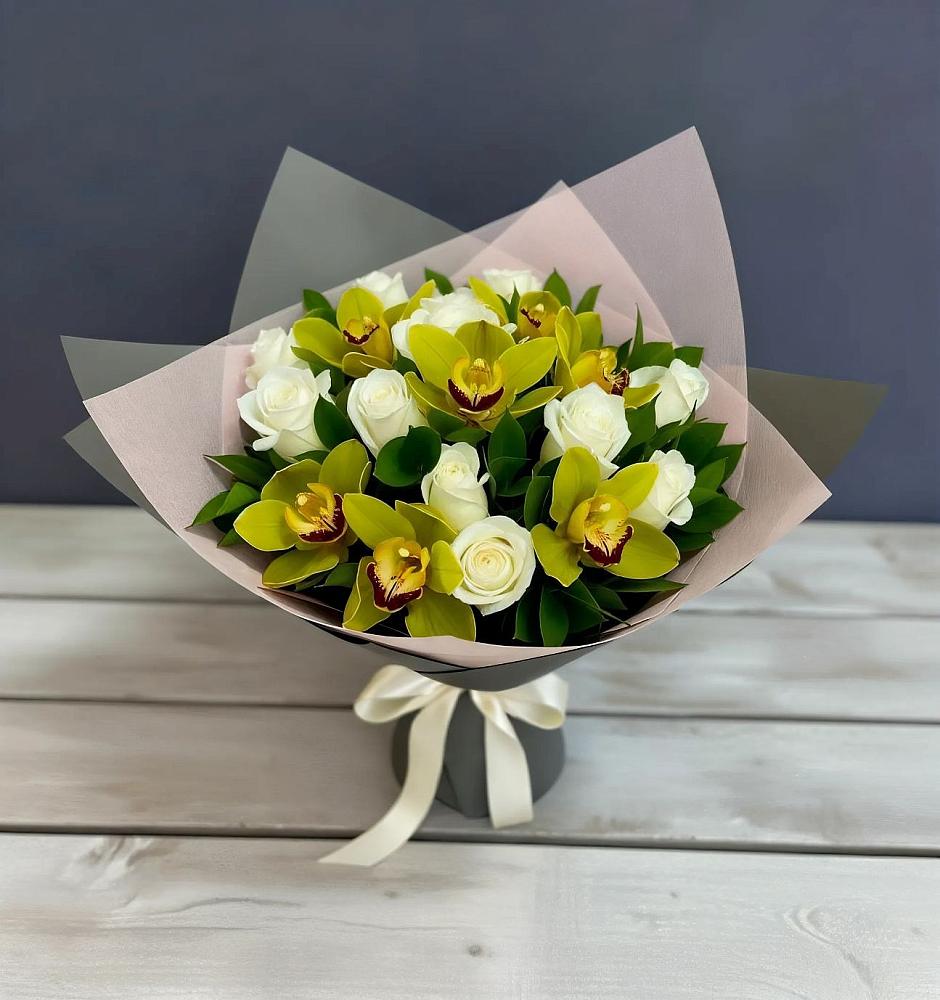 Букет цветов из: Орхидеи и Розы в Коростово