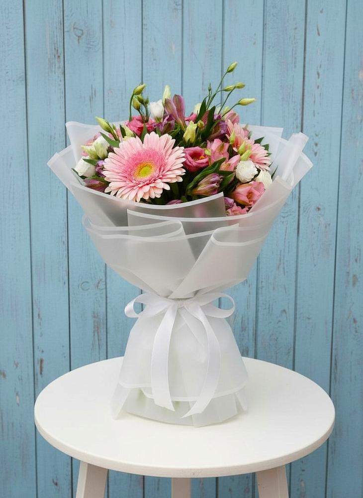 Букет цветов из: Герберы, Альстромерии и Лизиантусы в Коростово