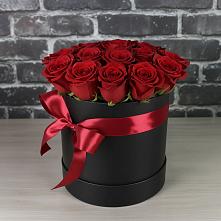 Цветочная композиция из Розы в шляпной коробке в Коростово