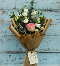 Букет цветов из:  Розы и Лизиантусы в Коростово