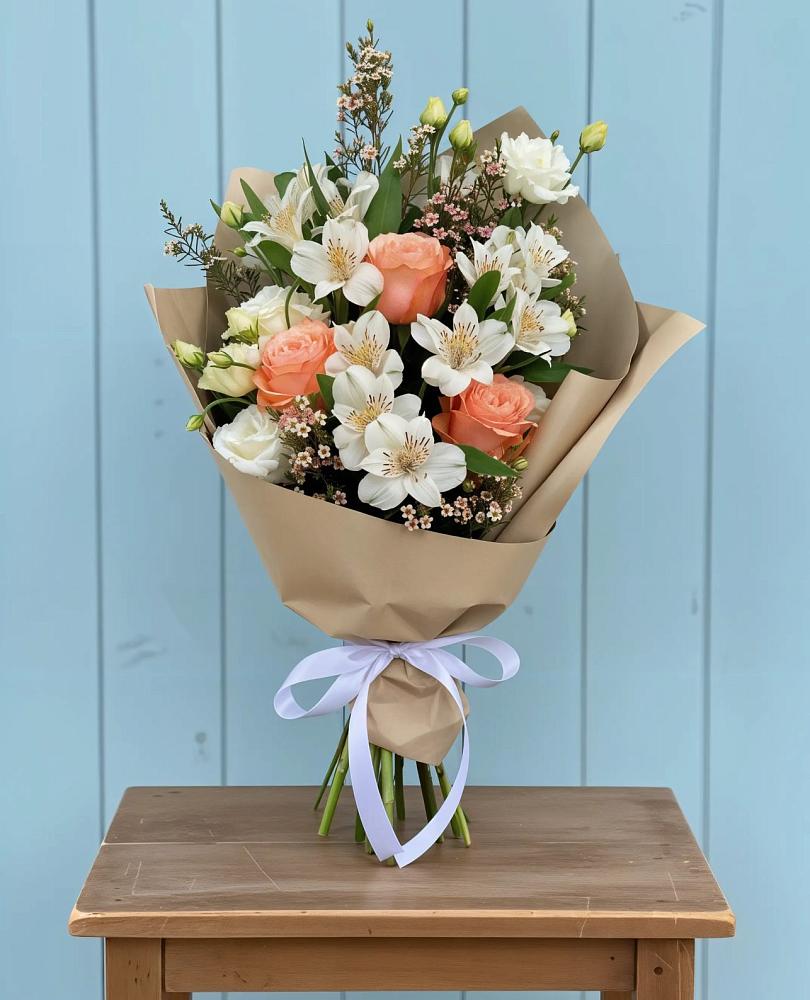 Букет цветов из: Альстромерии, Лизиантусы, Розы и Хризантемы в Коростово